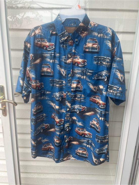 Clearwater outfitters Other - Clearwater Outfitters Malibu Car Artwork SHORT SLEEVE SHIRT Medium M